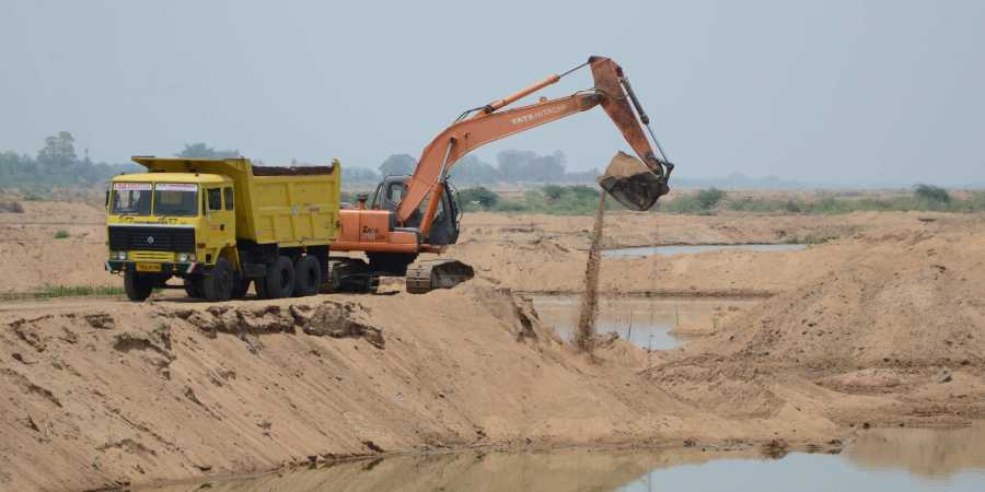Farmer crushed to death by lorry for obstructing sand mafia