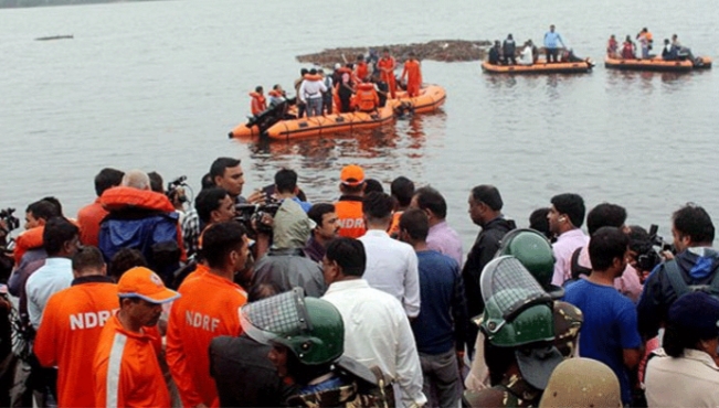 Boat with 67 passengers capsized in Godavari river, 8 bodies recovered Boat with 67 passengers capsized in Godavari river, 8 bodies recovered