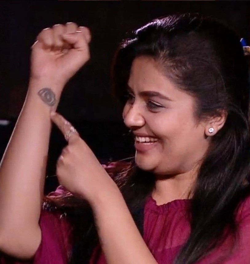 Sreemukhi's tattoo might be the reason for her losing Bigg Boss Telugu 3  finale