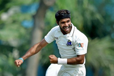 Bengal Pacer Ashok Dinda abuses bowling coach, excluded from team