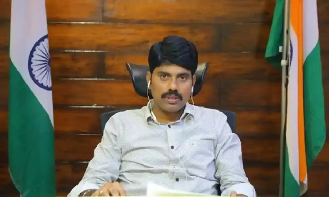 Fraudsters create fake FB account of Nizamabad collector, dupe people