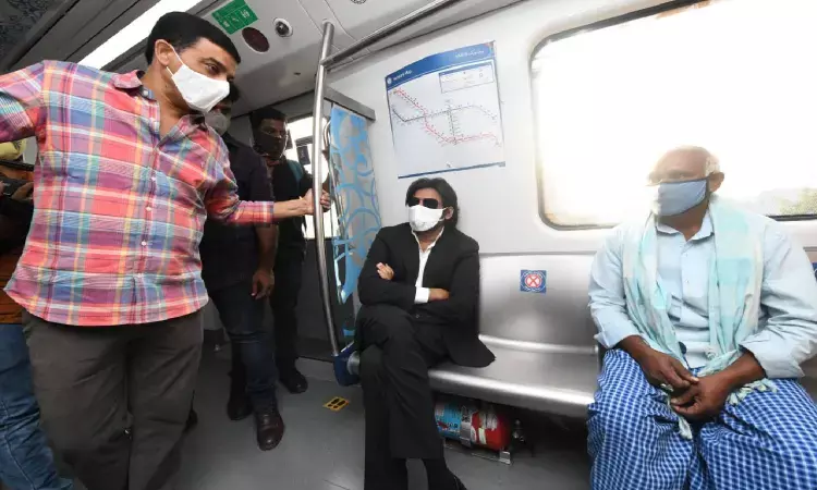 Vakeel Sahab: Pawan Kalyan fans go crazy watching him shooting at Hyderabad metro station