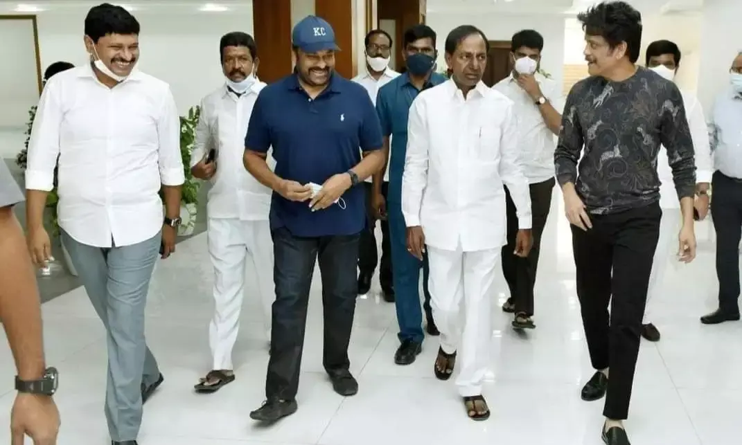 Megastar Chiranjeevi tests positive for COVID-19