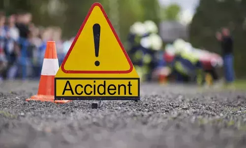 21 YO biker dies after crashing into Tech Mahindra campus at Bahadurpally