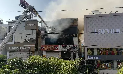 Fire breaks out at a shop in Kukatpally area, 6 fire tenders at spot