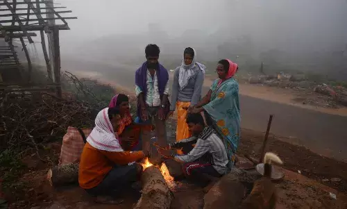 Thick blanket of fog covers Chintapalli, Mercury levels drop to 9° C