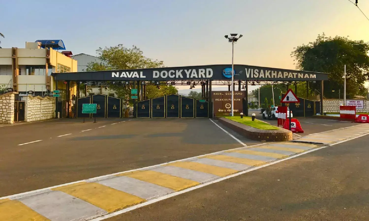Naval Dockyard employee ends life after losing Rs 15L in online gambling at Vizag