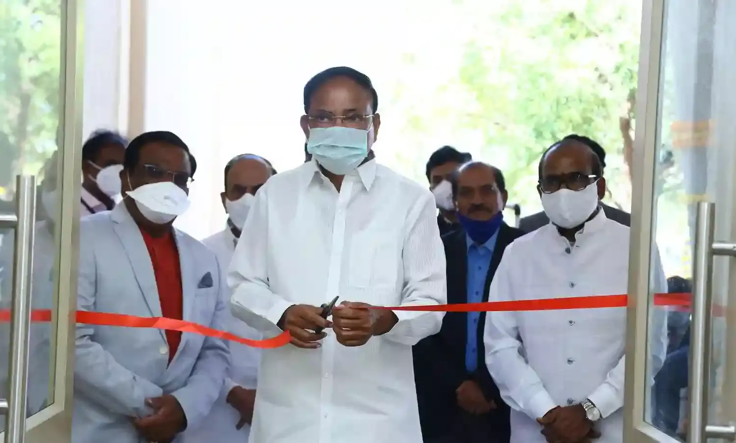 At UoH, Venkaiah Naidu urges faculty, students to focus on academic excellence