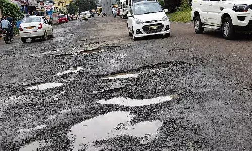 GHMC spent Rs 2.23 crore fixing roads in Kukatpally, Serilingampally but ignored Jubilee Hills