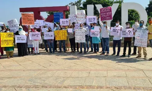 Hyd parents protest govt inaction as schools violate order regarding school fees