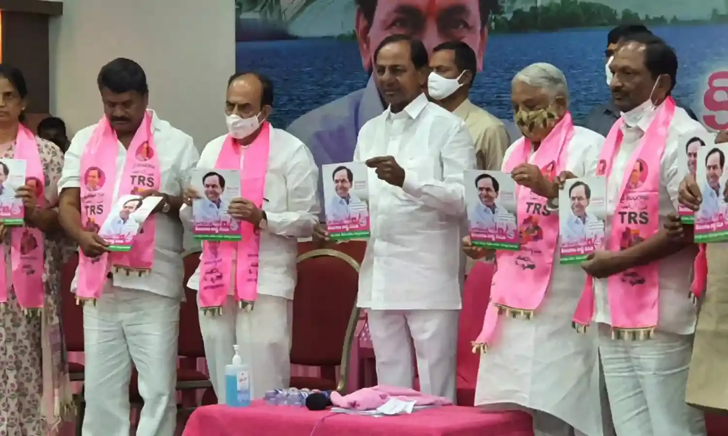 KCR offers free water and electricity in TRS manifesto
