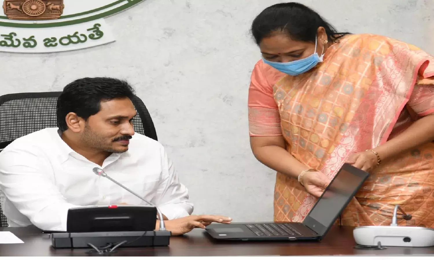 AP launches Abhayam App for safe travel of women in autos, taxis