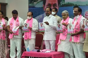 KCR offers free water and electricity in TRS manifesto KCR offers free water and electricity in TRS manifesto