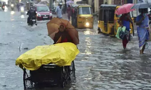 Red alert for Telangana districts as cyclone Nivar intensifies