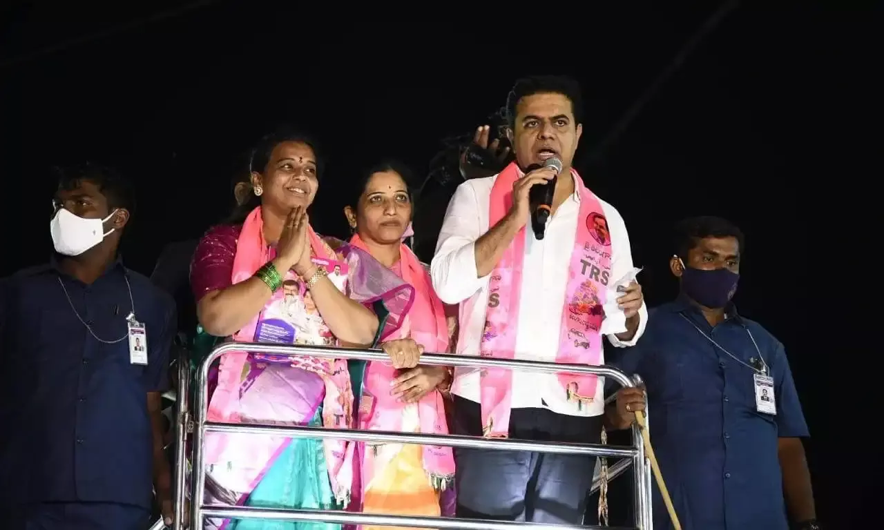 Why didnt you come during floods? KTR takes jibe at BJP central leaders
