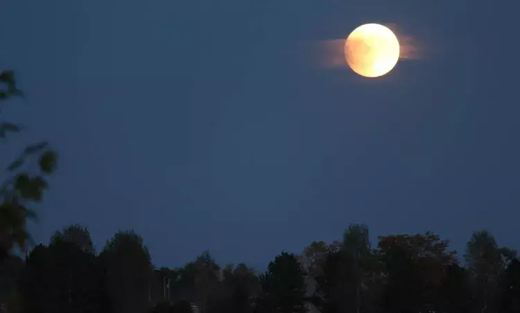Lunar eclipse on Nov 30; cant be seen by naked eye