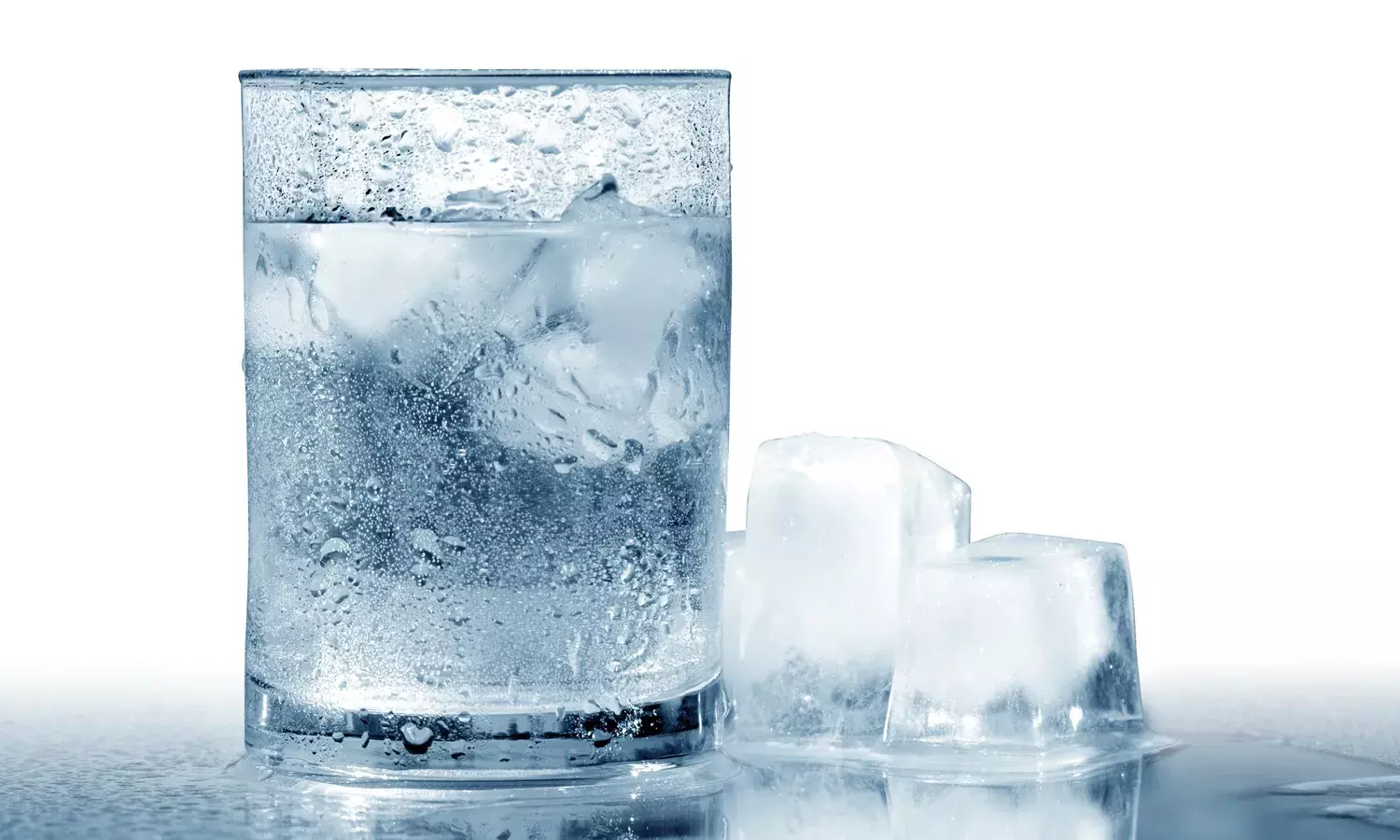 The Benefits and Risks of Drinking Cold Water (Ice Water)