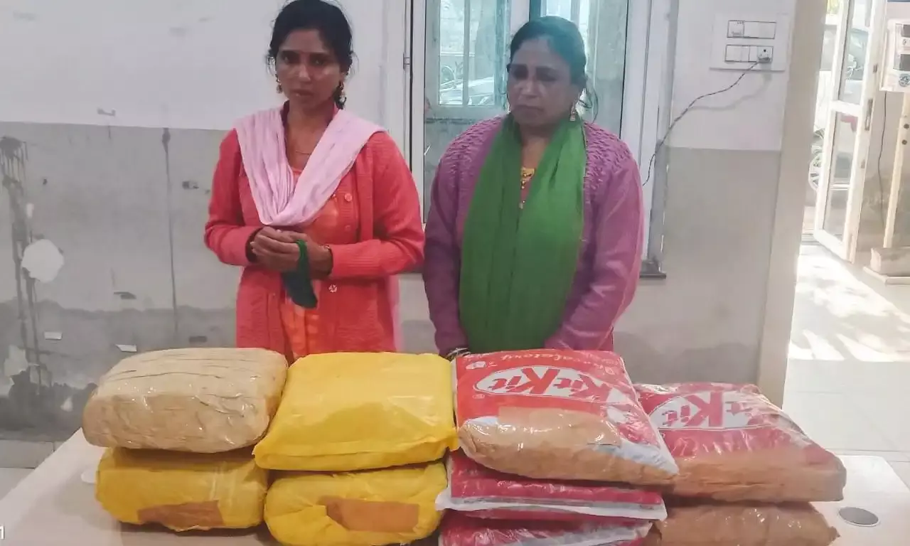 Two woman peddlers arrested for smuggling ganja