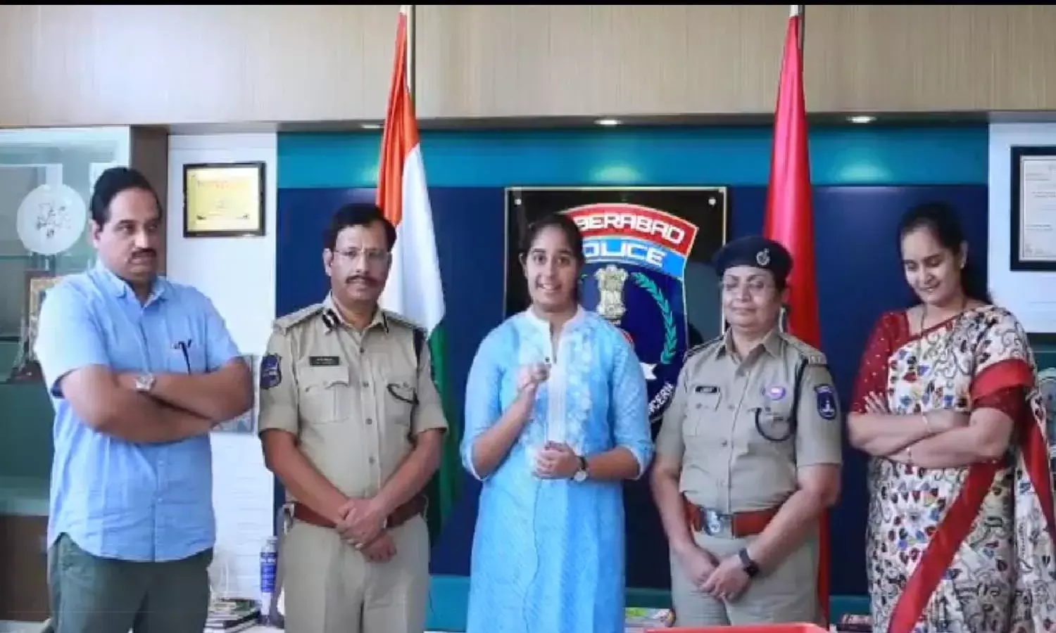 15‐year‐old sells art, raises Rs 87,200 for Operation Smile