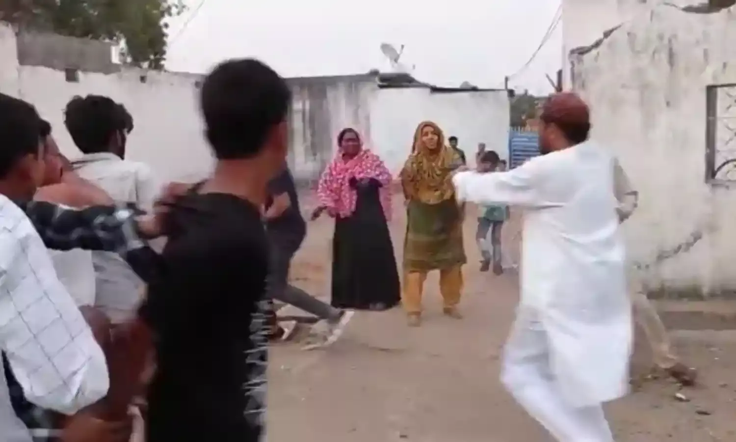 Video: AIMIM Adilabad district president Mohd Farooq opens fire injures 3, booked