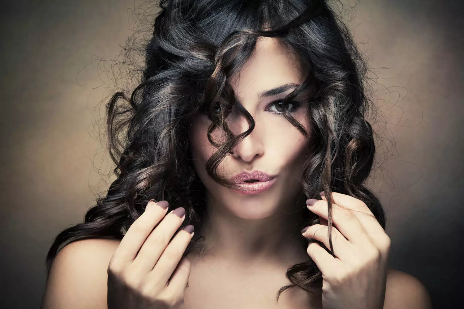 10 Powerful Natural Remedies to Get Thick Hair