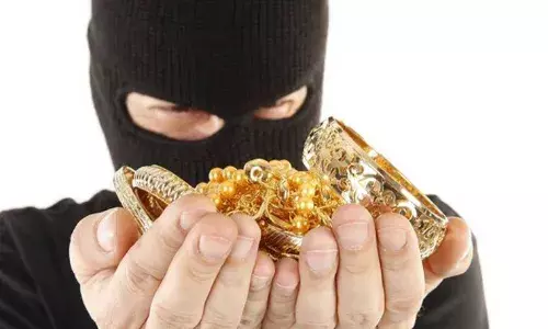 Hours before marriage, burglars steal bridal jewellery worth Rs 30 lakh in Vizag