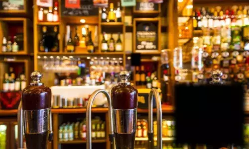 Telangana Govt permits bars, pubs to run until 1 AM on NY eve, liquor shops till 12 midnight