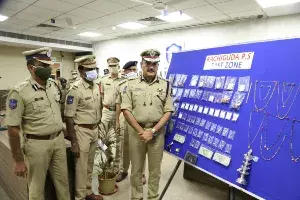 Caregiver who robbed paralytic patient caught, items worth Rs. 35L seized Caregiver who robbed paralytic patient caught, items worth Rs. 35L seized