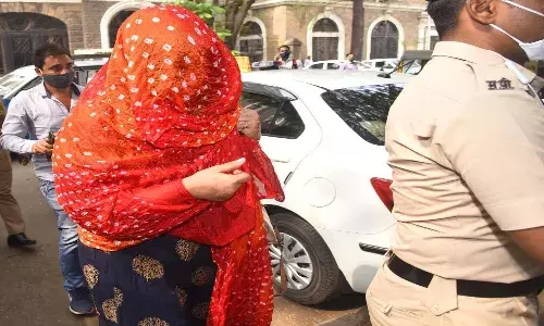 Telugu artist caught with a drug supplier in Mumbai hotel