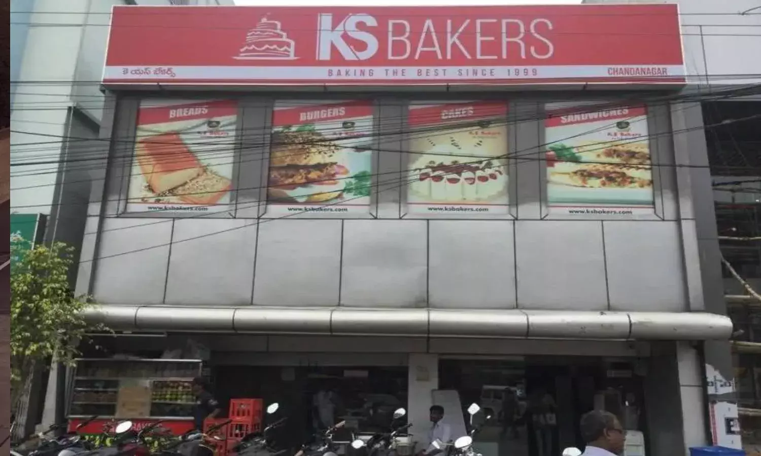 Case registered against KS Bakers, Chandanagar for violating packaging guidelines