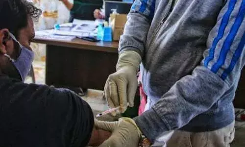 Bellari health worker dies of heart attack days after vaccination