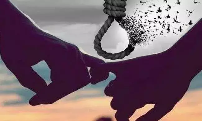 Fearing reprisal from families, two young lovers end lives in Guntur