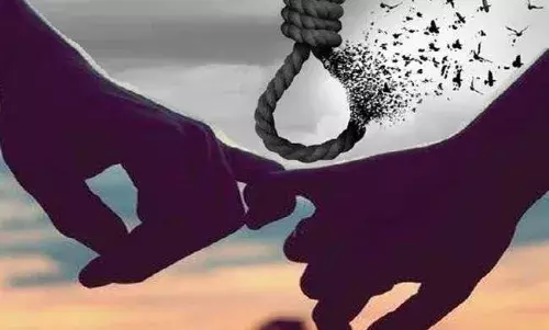 Fearing reprisal from families, two young lovers end lives in Guntur