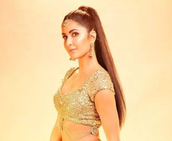 5 Bun Hairstyle Ideas from Bollywood Heroine