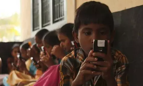 School students owning smartphone increased from 36.5% in 2018 to 61.8% in 2020 in Rural India: Economy Survey