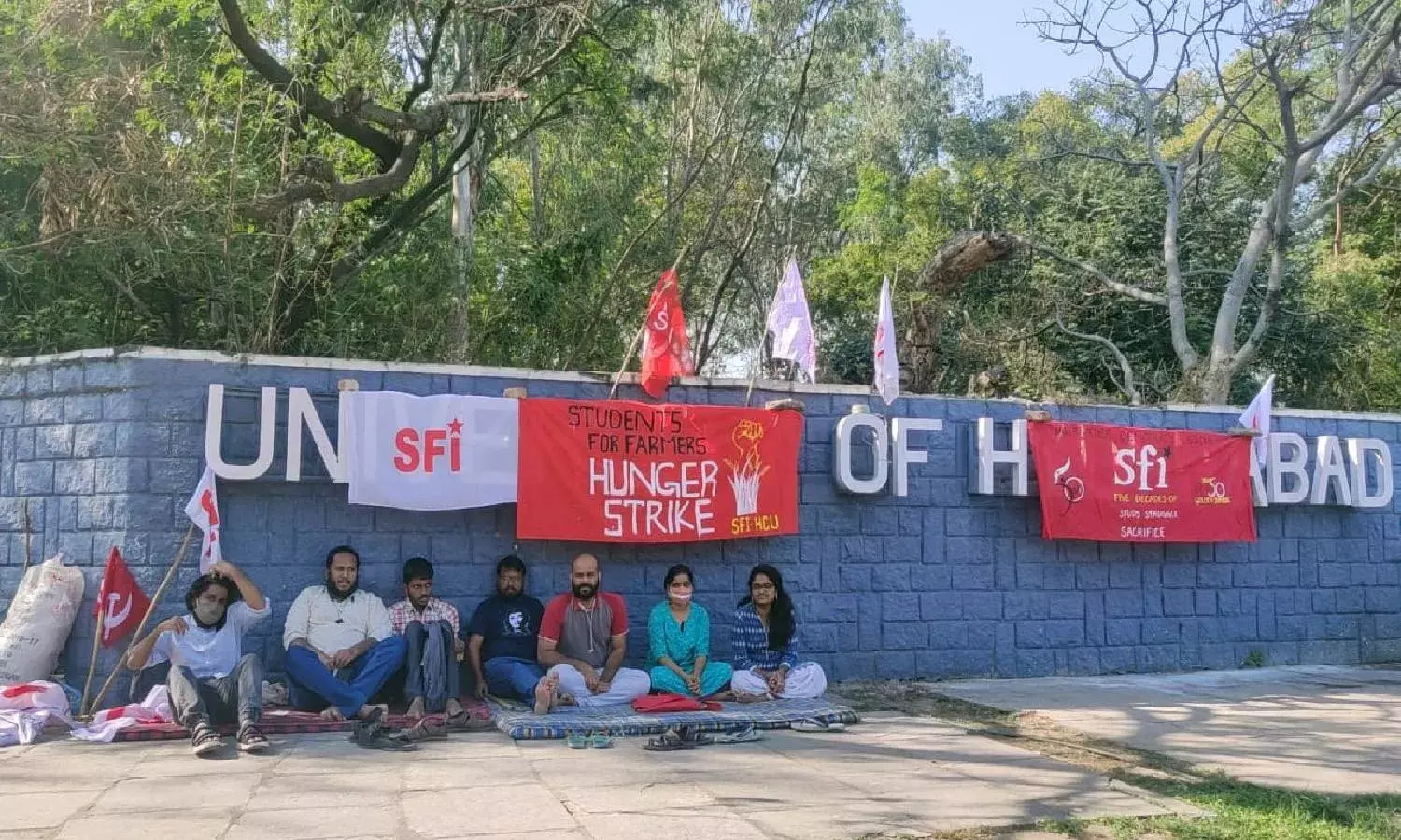 UoH students hold hunger strike in solidarity with protesting farmers
