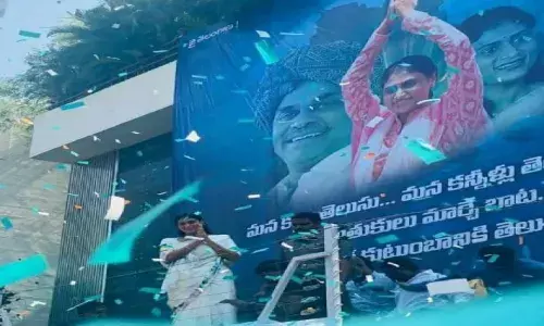 Rajanna Rajyam ravali: Y S Sharmila returns to politics, hints at new party in Telangana