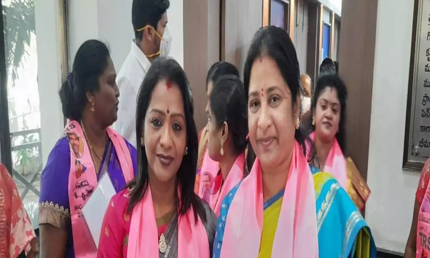 G Vijayalakxmi elected as Hyderabad Mayor, Mothe Srilatha as Deputy Mayor