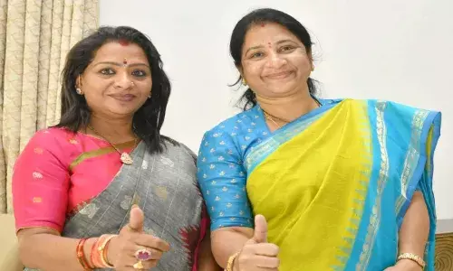 There should not be change in language behavior: KCR advises Mayor Vijaya Laxmi and deputy