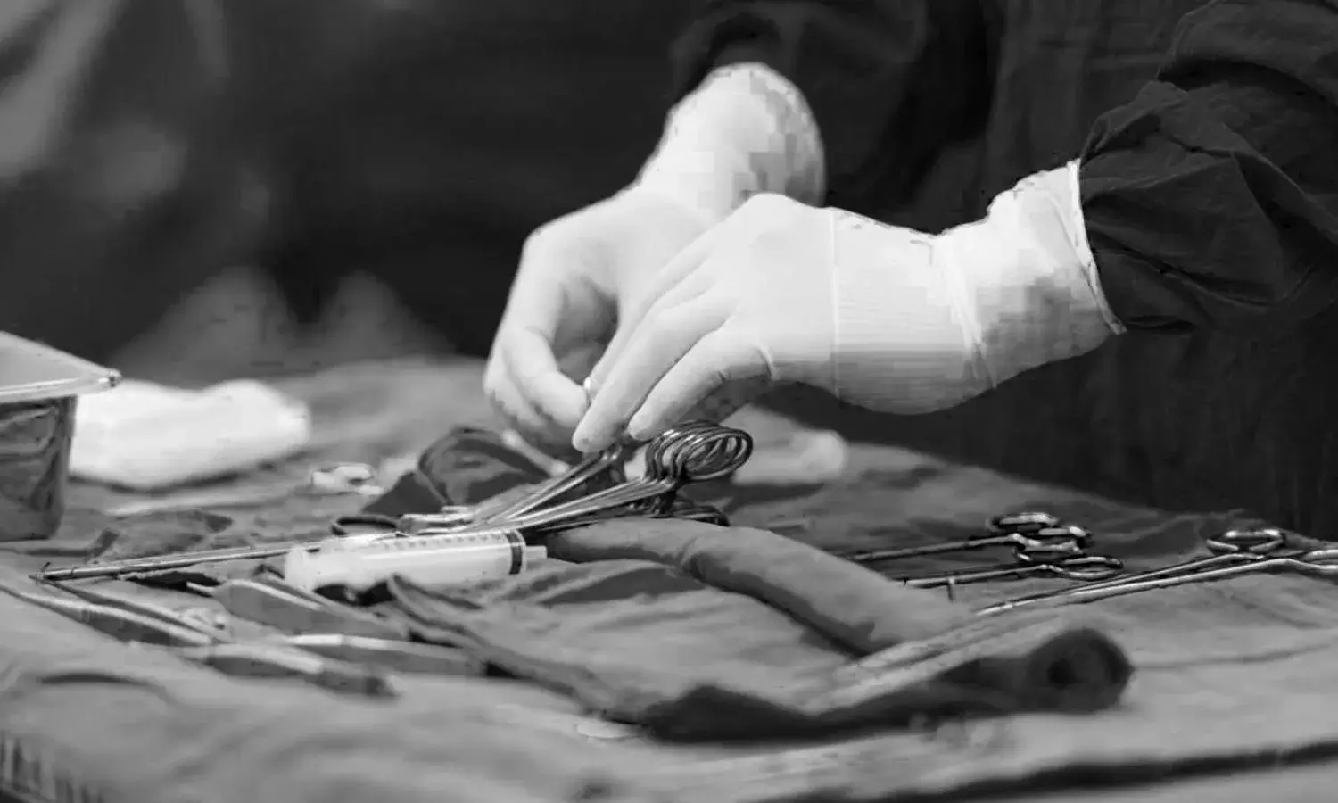 After 10 years, Consumer forum directs doc to pay Rs. 5L compensation for botched surgery