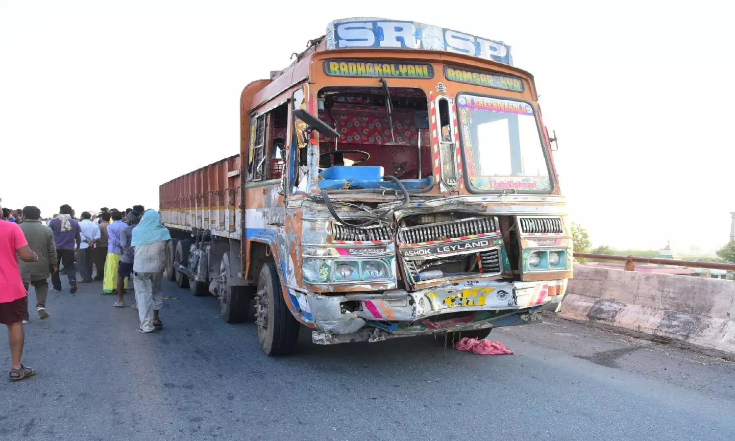 PM announces Rs. 2L ex-gratia for next of kin of Kurnool accident victims