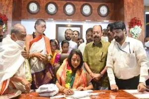 Gadwal Vijaya Lakshmi assumes charge of GHMC Mayor, Mothe Srilatha takes over as her deputy Gadwal Vijaya Lakshmi assumes charge of GHMC Mayor, Mothe Srilatha takes over as her deputy
