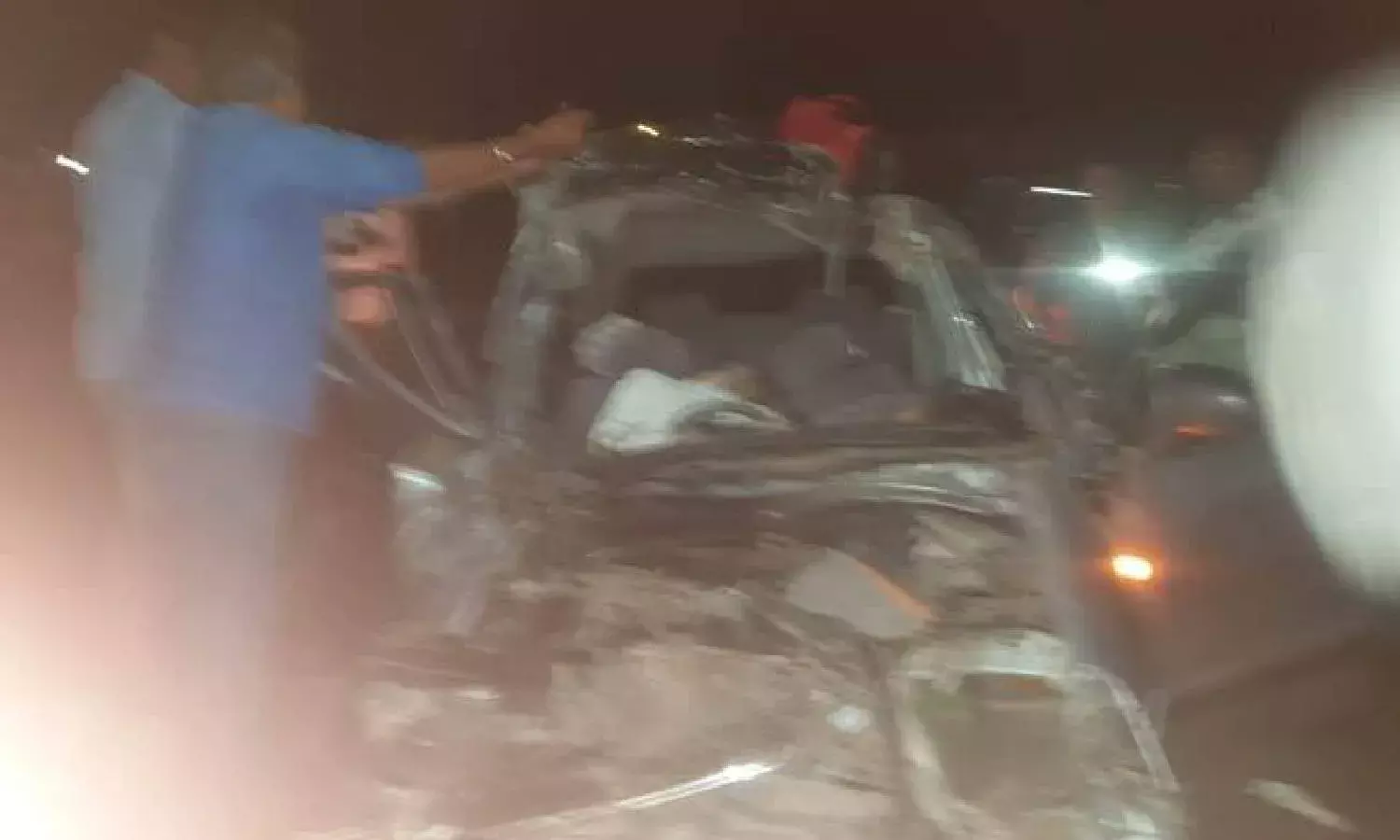 Four killed after car rams into lorry in Anantapur district