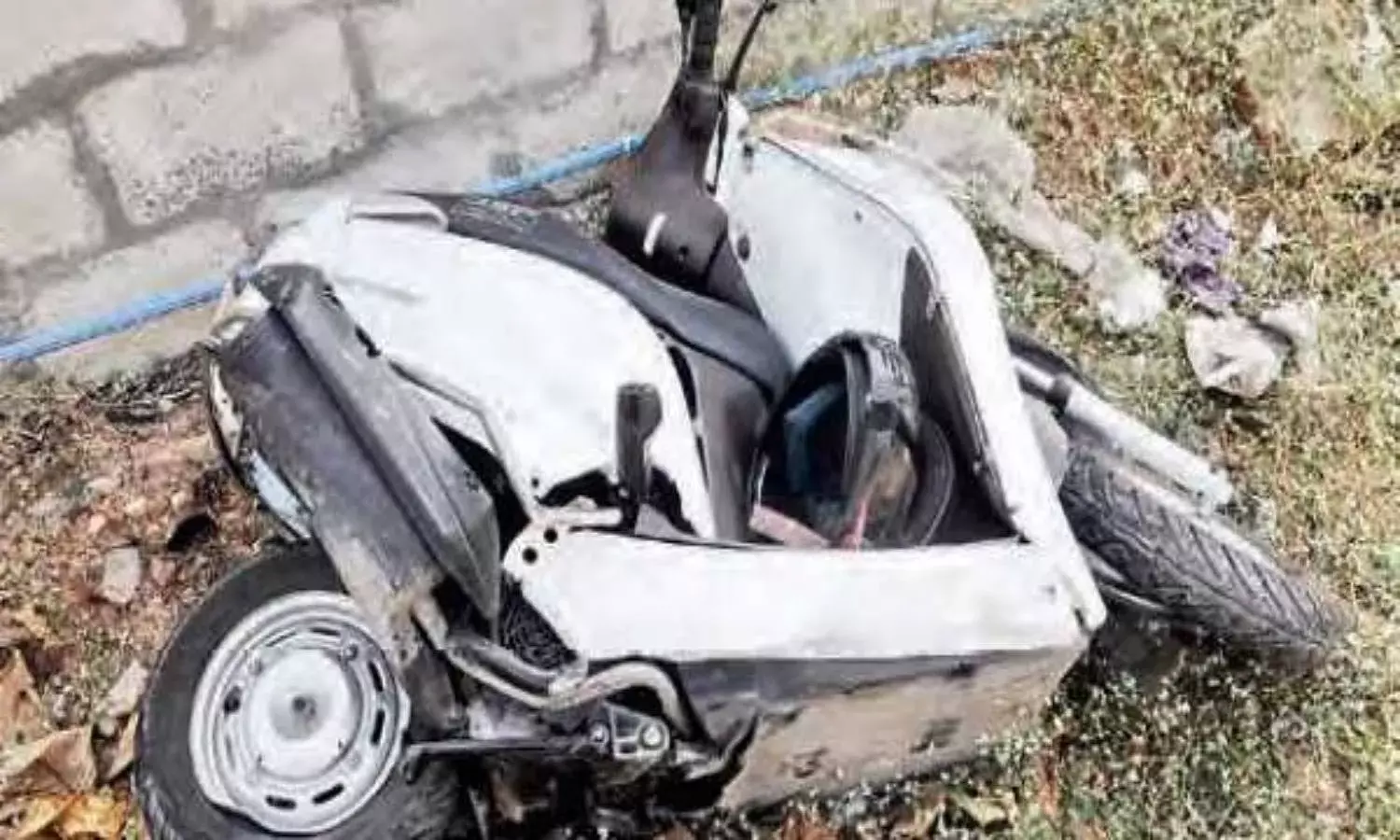 Drunk cop rams bike into scooty at Meerpet, arrested