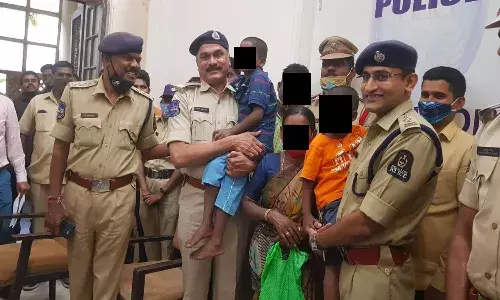Cops rescue 2 children kidnapped at Charminar