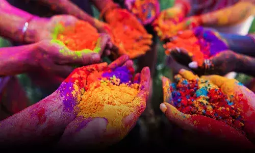 Groups vulnerable to COVID-19 infection stay away from Holi festivities: Officials