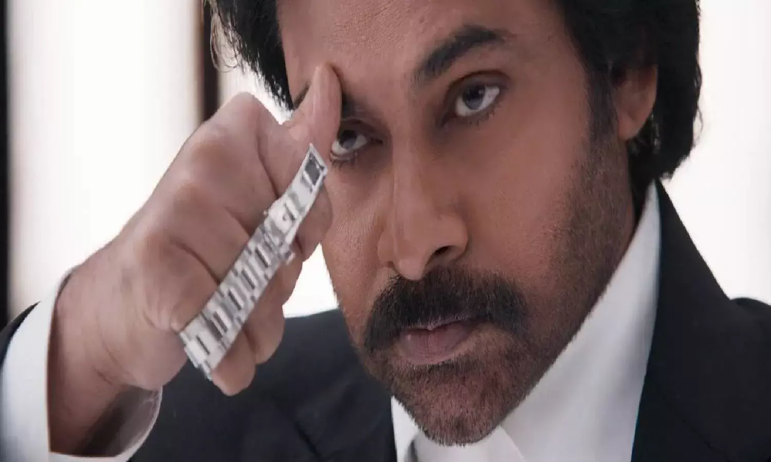 Trailer of Pawan Kalyans much-awaited courtroom drama Vakeel Saab is here