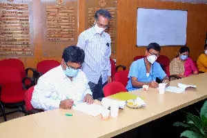 UoH signs MoU with ESI Medical College to encourage academic collaborations UoH signs MoU with ESI Medical College to encourage academic collaborations
