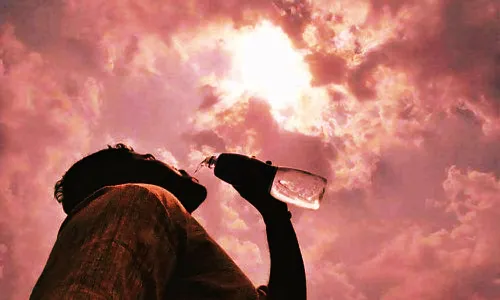 IMD warns of 2-day heatwave across Telangana, advises to stay indoors during peak hours