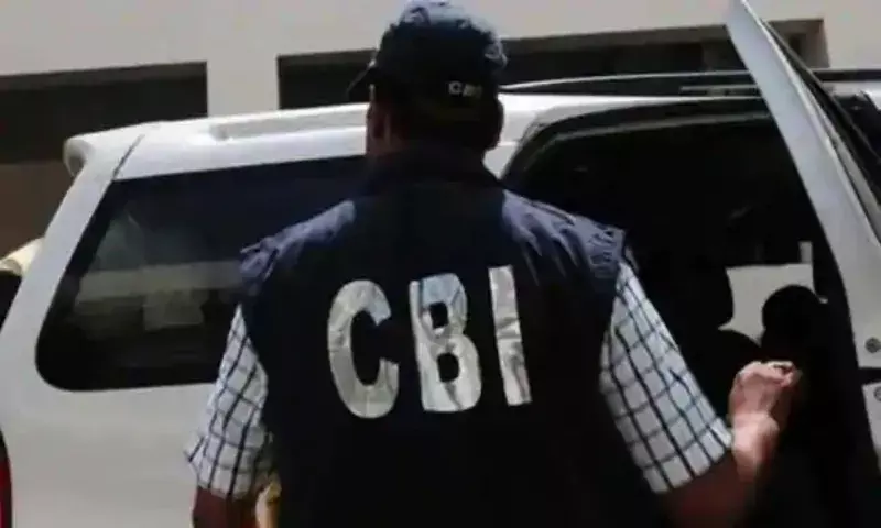 Staffer of TRS MP Kavitha Maloth among 3 arrested by CBI for taking bribe